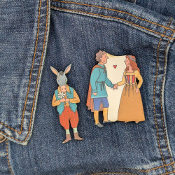 Bottom' Character Single Pin Badge 2